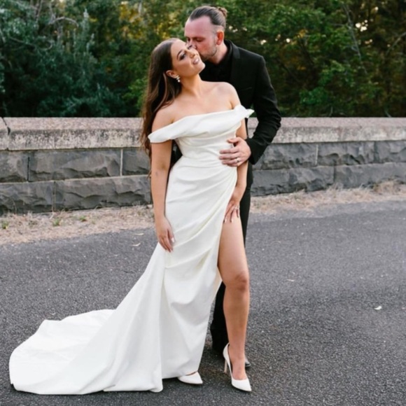 House of CB 'Delphine' Ivory Draped Corset Bridal‎ Gown NWOT size M - Picture 10 of 16